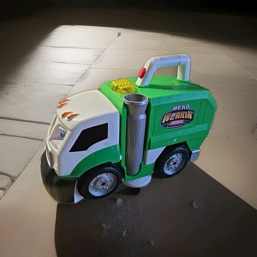Real Workin' Buddies Mr. Dusty The Super Toy Eating Garbage Truck - Cleans!!! - Picture 3 of 13